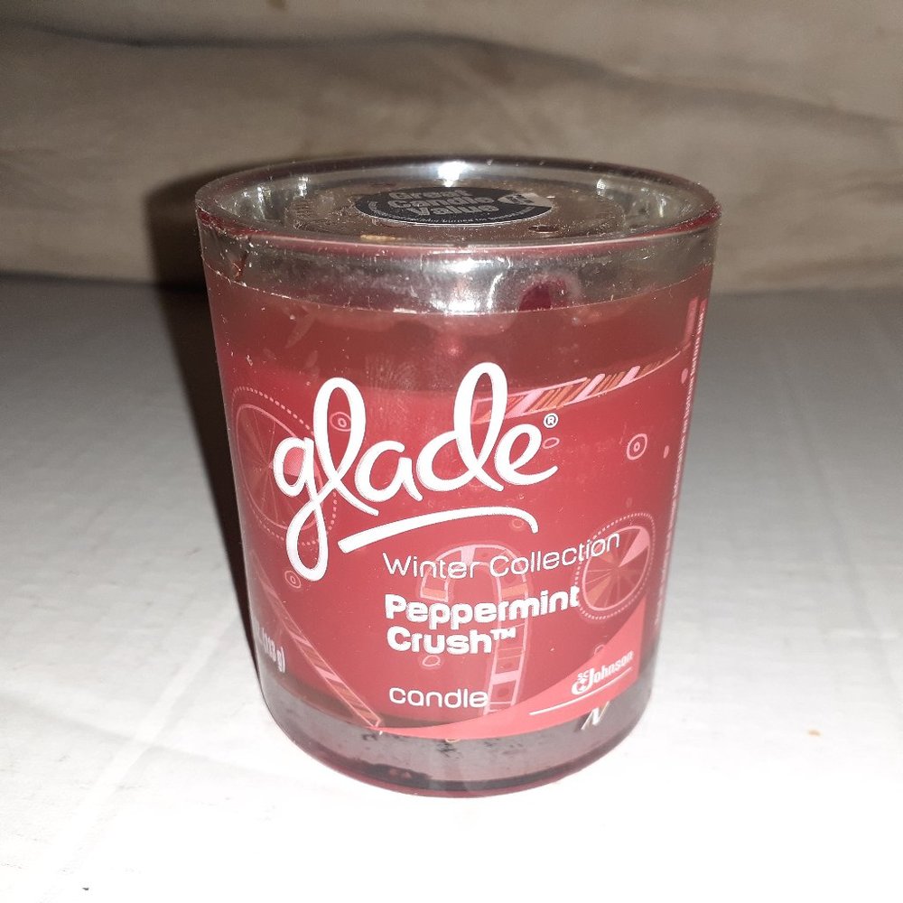 Glade Peppermint Crush Winter Collection Candle